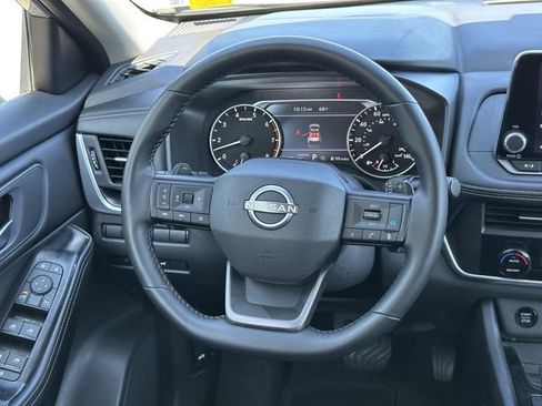Certified 2025 Nissan Rogue SV FWD image 26