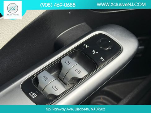Used 2022 Mercedes-Benz C 300 4MATIC Sedan image 24