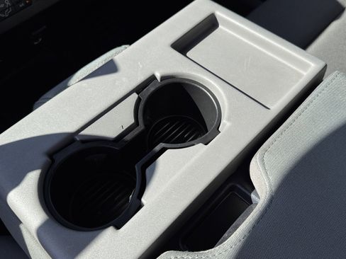 Certified 2022 Ford F550 4x4 Crew Cab Super Duty w/ Power Equipment Group image 17