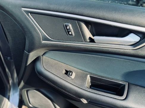 Used 2023 Ford Edge SEL w/ Sport Appearance Package image 16