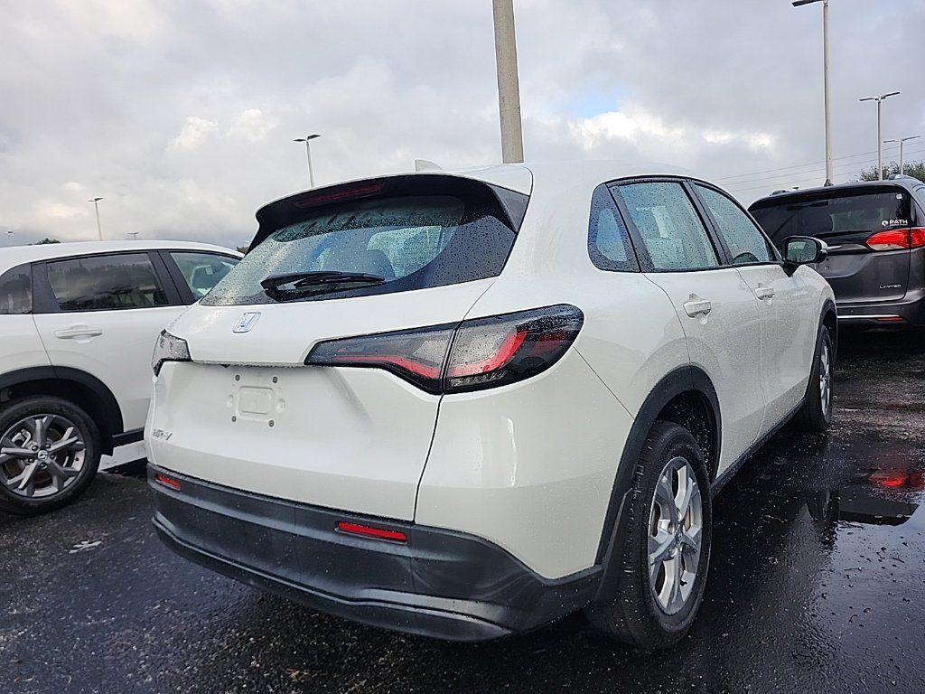 Used 2024 Honda HR-V LX image 5