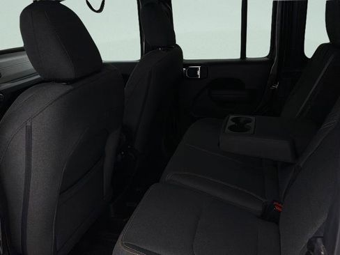 Used 2024 Jeep Wrangler Unlimited AWD/4WD image 9