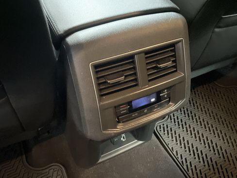 Used 2019 Volkswagen Atlas SE image 29