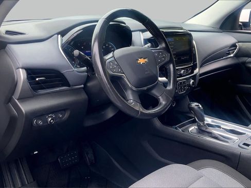 Used 2020 Chevrolet Traverse LT w/ Driver Confidence II Package AWD/4WD image 16