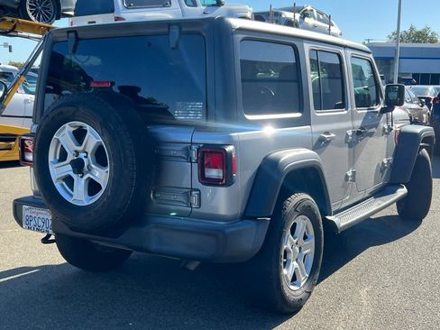 Used 2019 Jeep Wrangler Unlimited Sport S AWD/4WD image 4