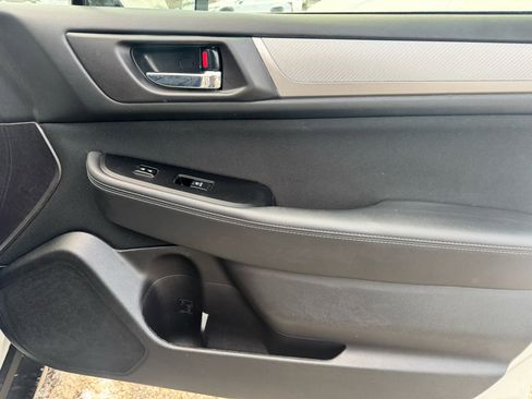 Used 2017 Subaru Outback 2.5i Premium image 23