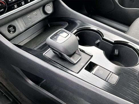 Used 2024 Nissan Rogue SV image 28