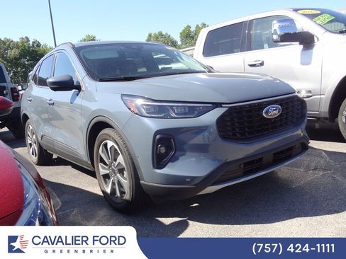 Used 2023 Ford Escape Platinum w/ Premium Technology Package FWD image 1
