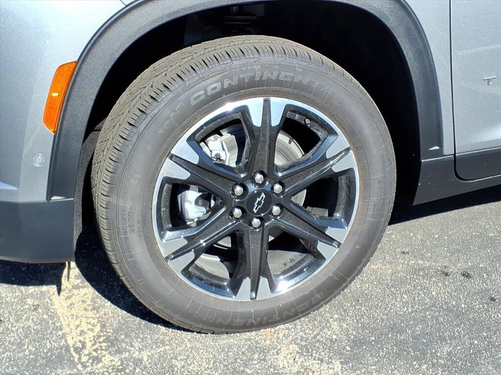 New 2027 Chevrolet Traverse LT w/ Enhanced Driving Package FWD image 11
