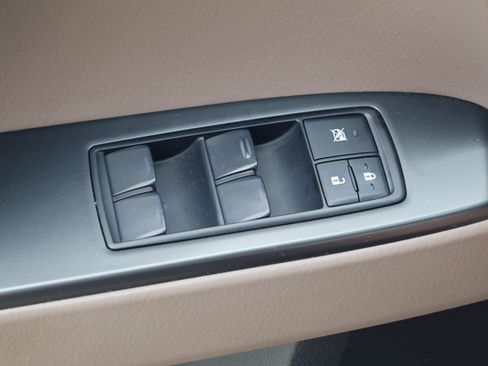 Used 2023 Lexus GX 460 Luxury w/ Accessory Package AWD/4WD image 13