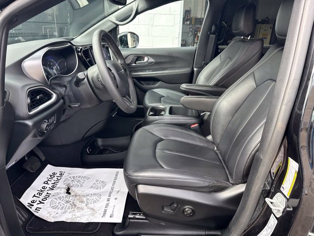 Used 2026 Chrysler Pacifica Select FWD image 20