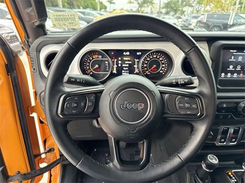 Used 2021 Jeep Wrangler Islander image 14