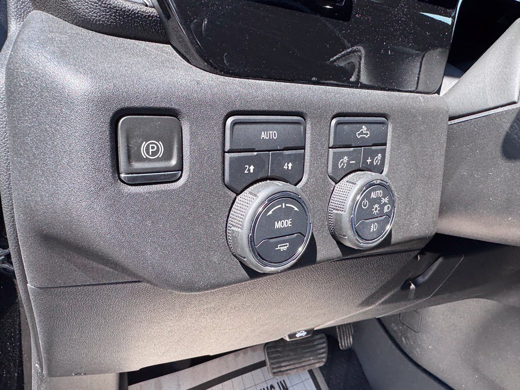 Used 2022 Chevrolet Silverado 1500 RST w/ Convenience Package II AWD/4WD image 16
