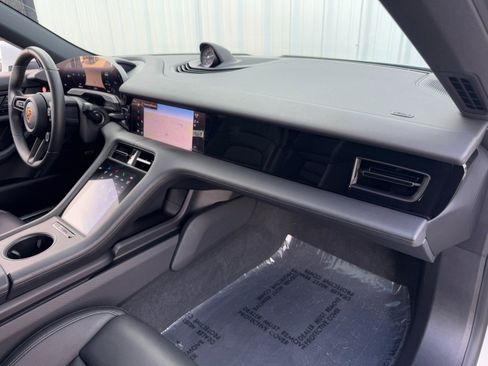 Used 2020 Porsche Taycan 4S w/ Premium Package image 15