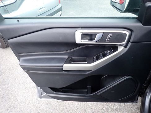 Certified 2022 Ford Explorer XLT image 16