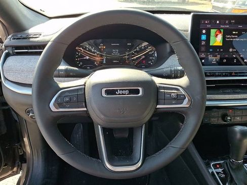 Used 2023 Jeep Compass Latitude AWD/4WD image 14