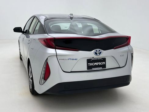 Used 2021 Toyota Prius Prime XLE image 12