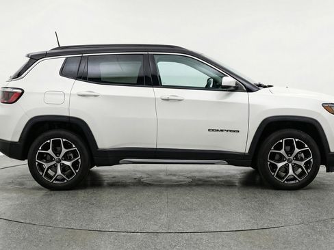 Used 2025 Jeep Compass Limited AWD/4WD image 11