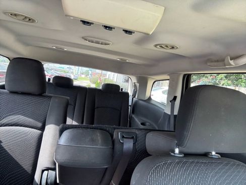 Used 2018 Dodge Journey SE w/ Popular Equipment Group FWD image 38