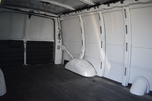 Used 2025 Chevrolet Express 2500 Extended RWD image 13