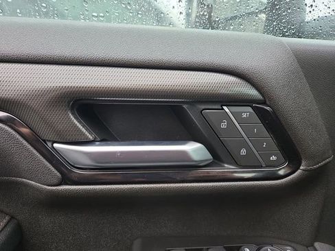 Used 2025 GMC Sierra 3500 AT4 w/ AT4 Premium Plus Package image 20