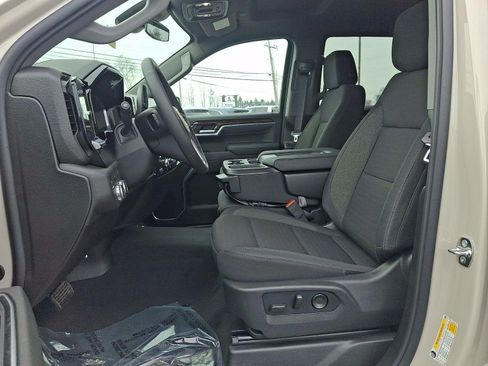 New 2026 GMC Sierra 1500 SLE w/ Preferred Package image 7
