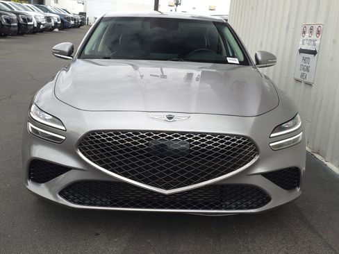 Used 2022 Genesis G70 2.0T image 2