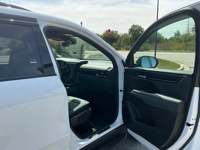 Used 2025 GMC Acadia AT4 AWD/4WD image 18