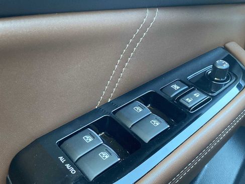 Used 2018 Subaru Outback 2.5i Touring image 18