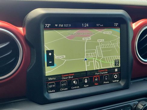 Used 2023 Jeep Gladiator Rubicon w/ LED Lighting Group AWD/4WD image 30