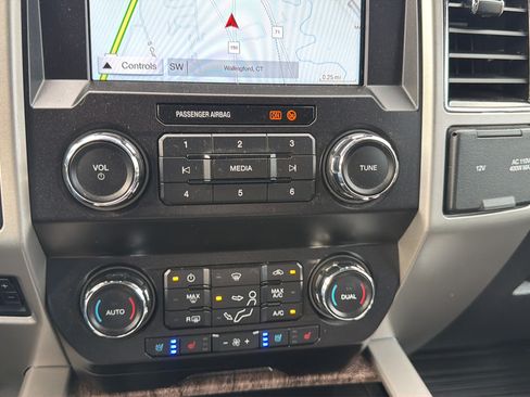 Used 2019 Ford F250 Lariat w/ Lariat Value Package AWD/4WD image 15