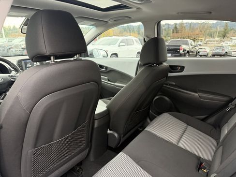 Used 2019 Hyundai Kona SEL w/ SEL Tech Package 02 image 32