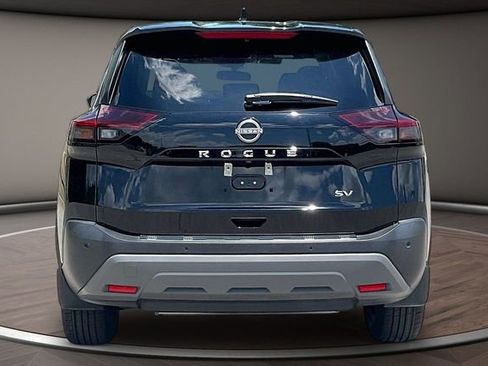 Used 2023 Nissan Rogue SV FWD image 4