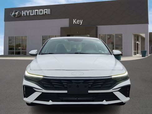 Certified 2024 Hyundai Elantra SEL FWD image 8