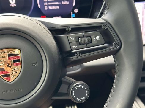 New 2025 Porsche Macan 4S Electric image 22