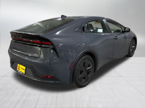Used 2025 Toyota Prius LE FWD image 6