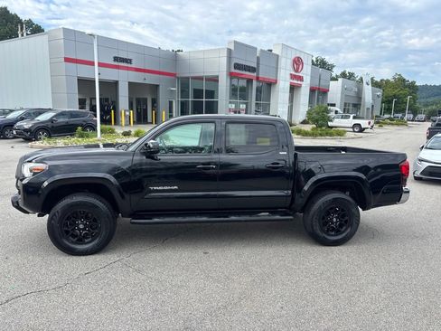 Used 2020 Toyota Tacoma SR5 AWD/4WD image 4