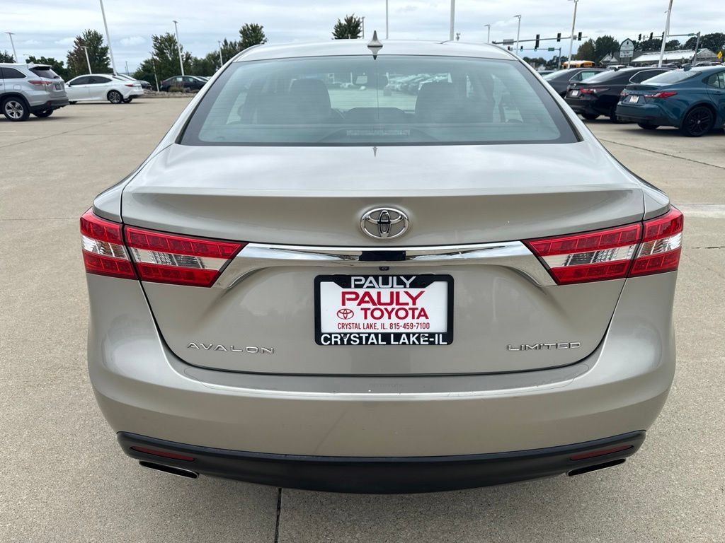 Used 2013 Toyota Avalon Limited w/ Technology Pkg FWD image 4