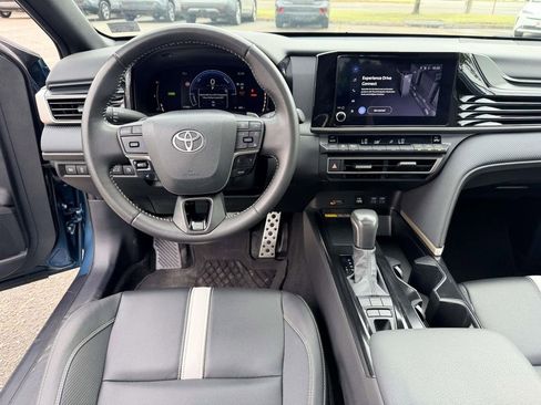 Certified 2025 Toyota Camry SE w/ Convenience Package FWD image 18