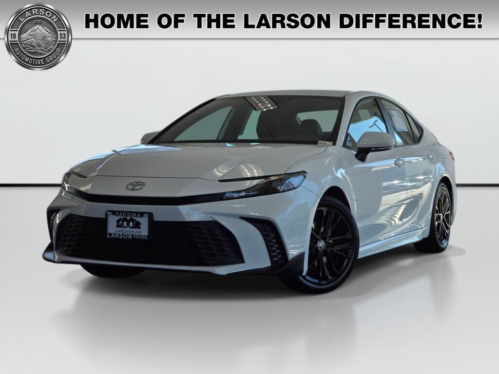 Used 2025 Toyota Camry SE FWD image 1