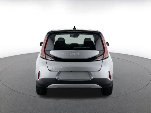 Used 2025 Kia Soul LX w/ LX Technology Package FWD image 8