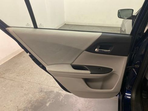 Used 2014 Honda Accord LX image 19