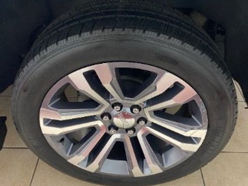 Used 2019 GMC Yukon Denali w/ Denali Ultimate Package AWD/4WD image 25