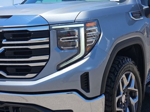 Used 2023 GMC Sierra 1500 SLT AWD/4WD image 7