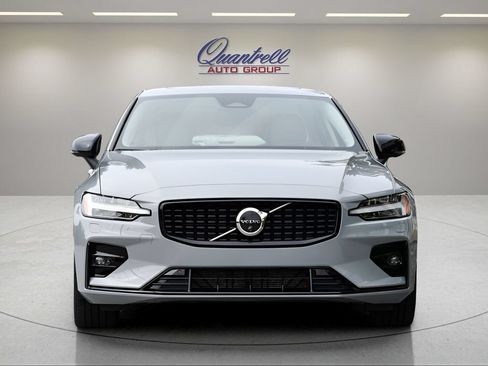 Used 2024 Volvo S60 B5 Plus AWD/4WD image 9