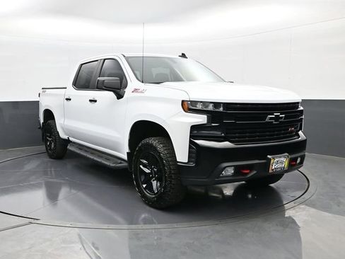 Used 2021 Chevrolet Silverado 1500 LT Trail Boss w/ Bed Protection Package AWD/4WD image 3