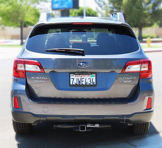 Used 2015 Subaru Outback 3.6R Limited AWD/4WD image 5