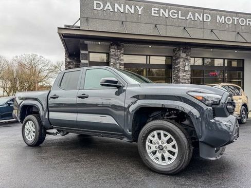 Used 2025 Toyota Tacoma SR AWD/4WD image 22