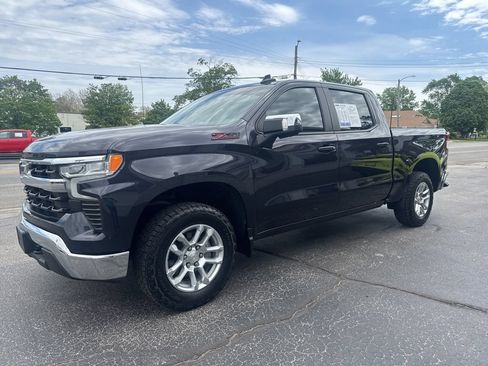 Used 2023 Chevrolet Silverado 1500 LT w/ Z71 Off-Road Package AWD/4WD image 3