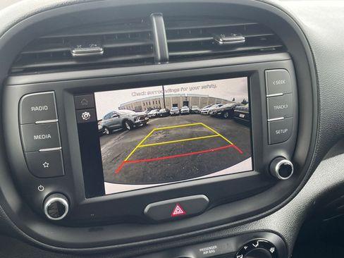 Used 2025 Kia Soul LX w/ LX Technology Package image 22